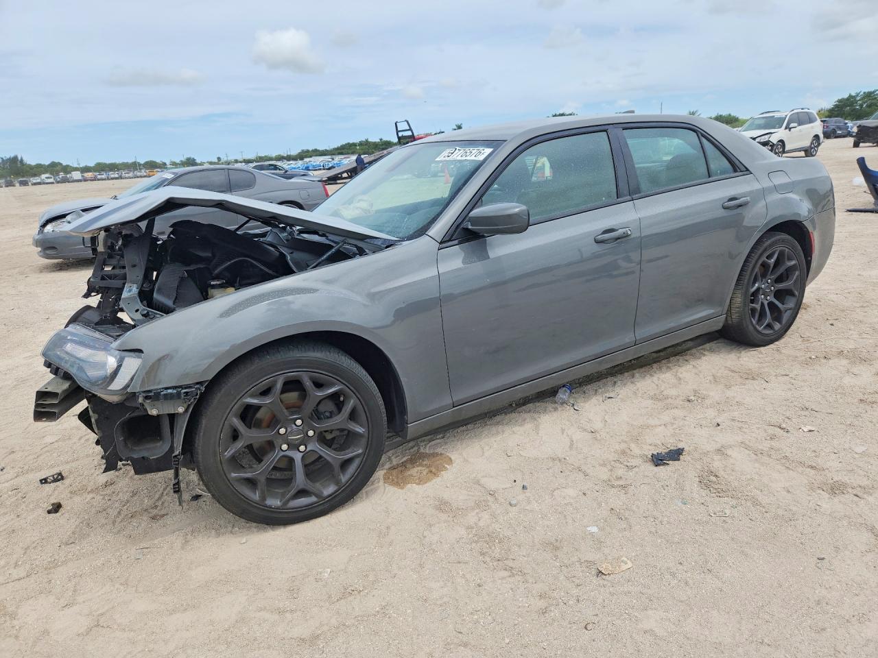 2019 CHRYSLER 300 S | 2C3CCABG2KH559606 | UPCARS