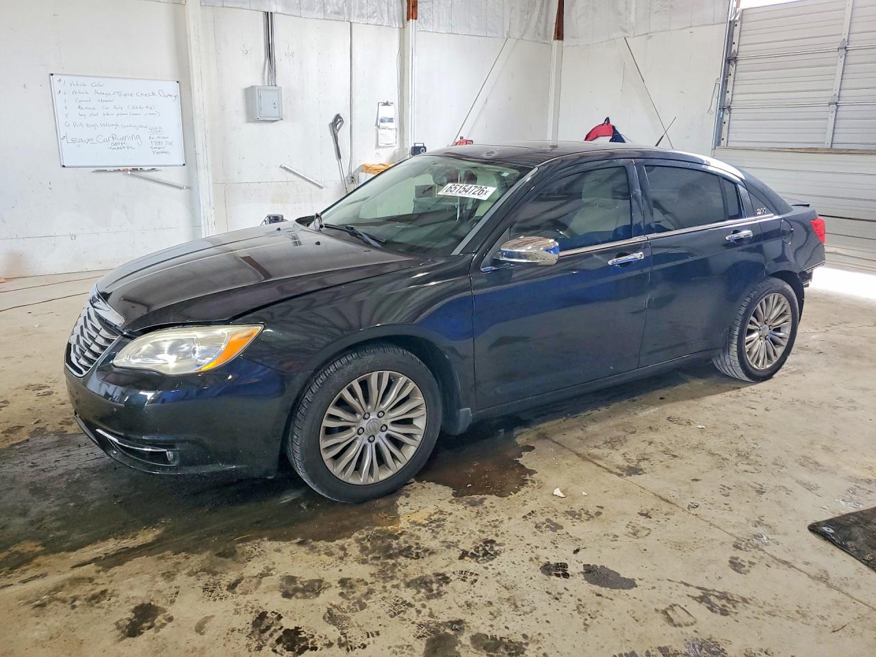 2011 CHRYSLER 200 LIMITED | 1C3BC2FB9BN500933 | UPCARS
