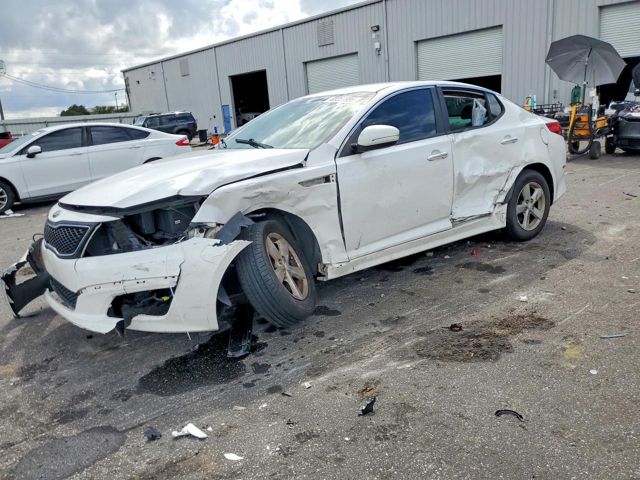 2015 KIA OPTIMA LX | KNAGM4A75F5649758 | UPCARS