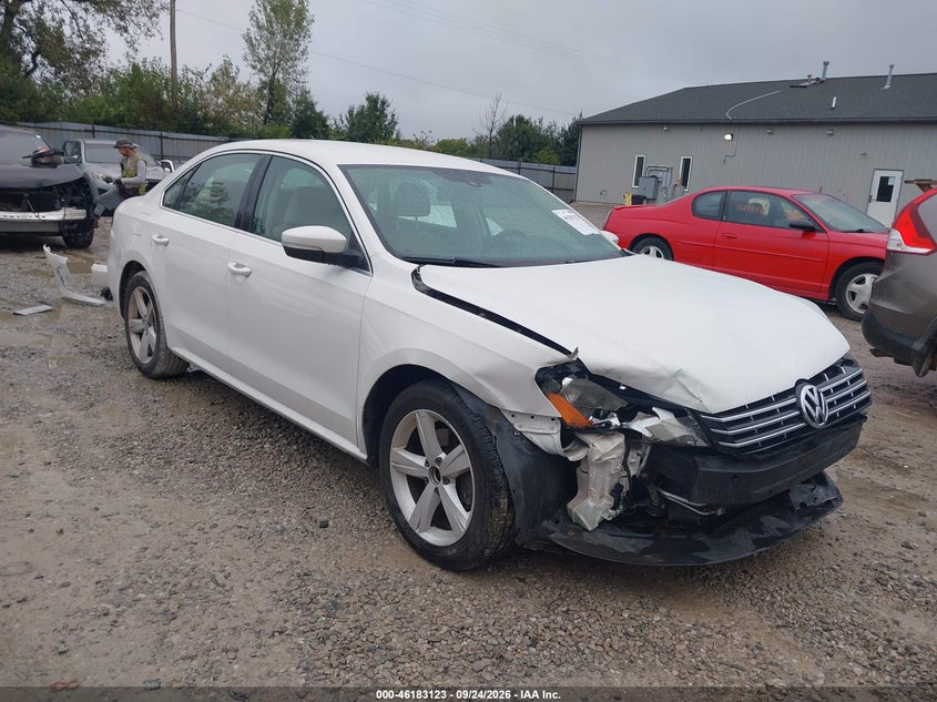 2015 VOLKSWAGEN PASSAT 2.0L TDI SE | 1VWBV7A3XFC051568 | UPCARS