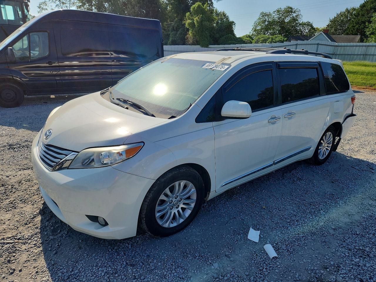 2017 TOYOTA SIENNA LTD | 5TDYZ3DC6HS845376 | UPCARS