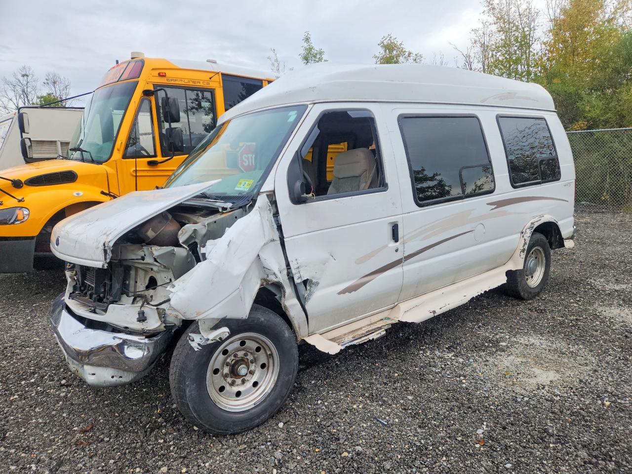 2001 FORD ECONOLIN E250 VAN | 1FDPE24L71HB59192 | UPCARS