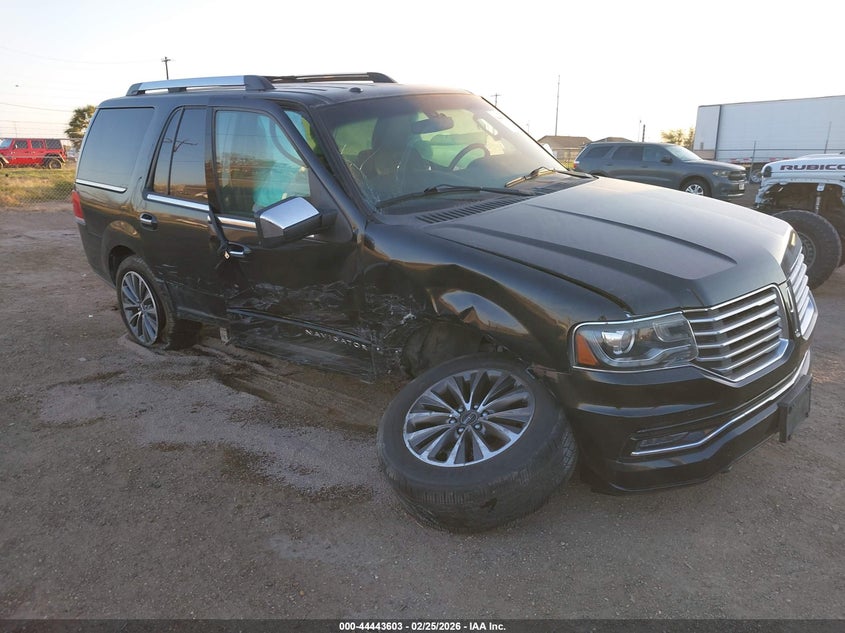 2015 LINCOLN NAVIGATOR | 5LMJJ2HT1FEJ12872 | UPCARS