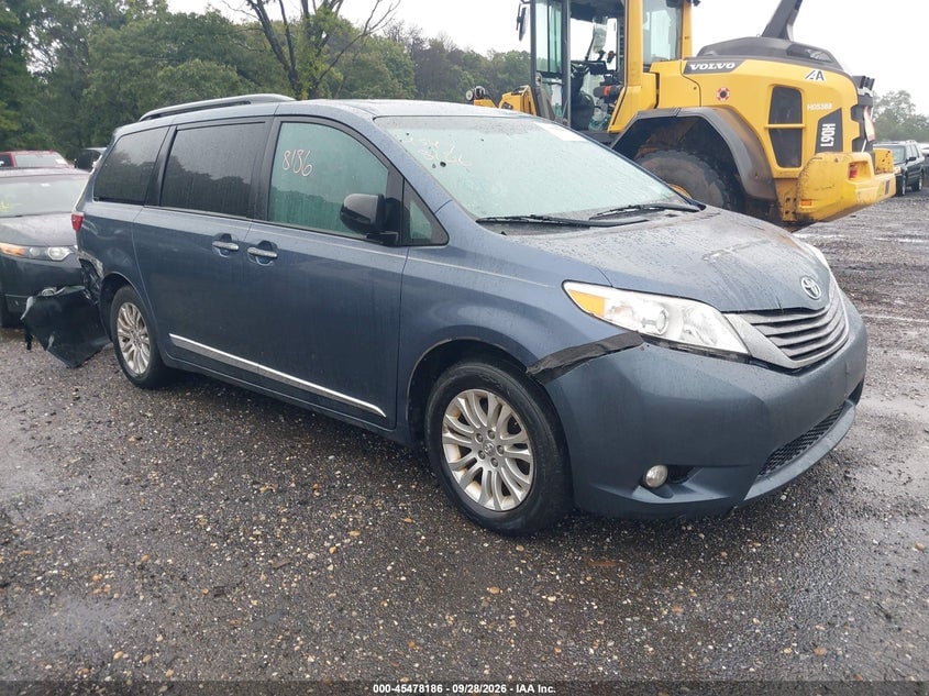 2017 TOYOTA SIENNA XLE 8 PASSENGER | 5TDYZ3DC6HS856605 | UPCARS