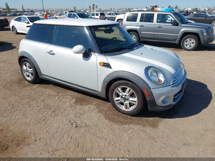 2013 MINI HARDTOP COOPER | WMWSU3C57DT687372 | UPCARS