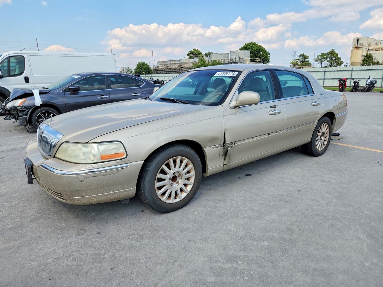 2006 LINCOLN TOWNCAR SIGNATURE LIMITED | 1LNHM82V96Y626151 | UPCARS