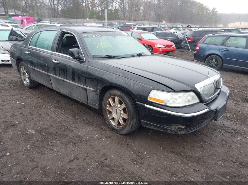 2007 LINCOLN TOWN CAR EXECUTIVE L | 1LNHM84W87Y608148 | UPCARS