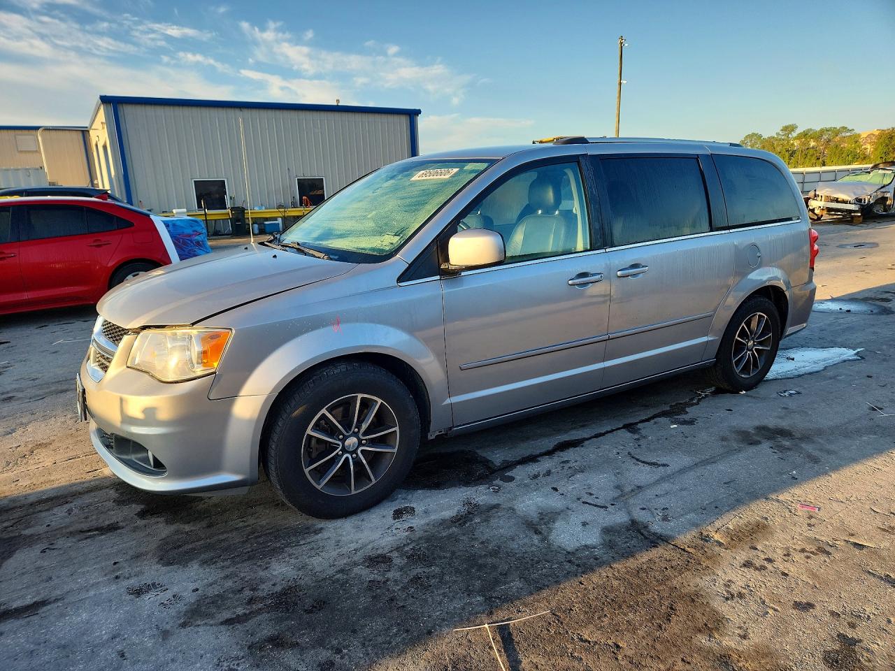 2017 DODGE CARAVAN SXT | 2C4RDGCG2HR806923 | UPCARS