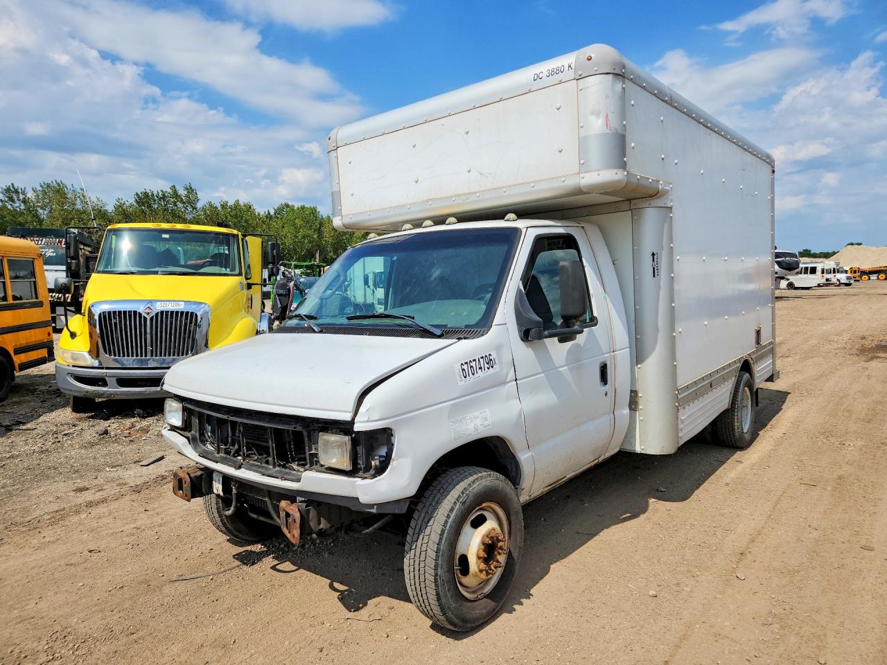 2007 FORD ECONOLIN E450 SUPER DUTY CUTAWAY VAN | 1FDXE45S37DB14610 | UPCARS