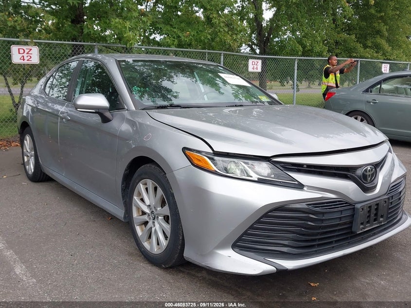 2019 TOYOTA CAMRY LE | 4T1B11HK4KU778925 | UPCARS