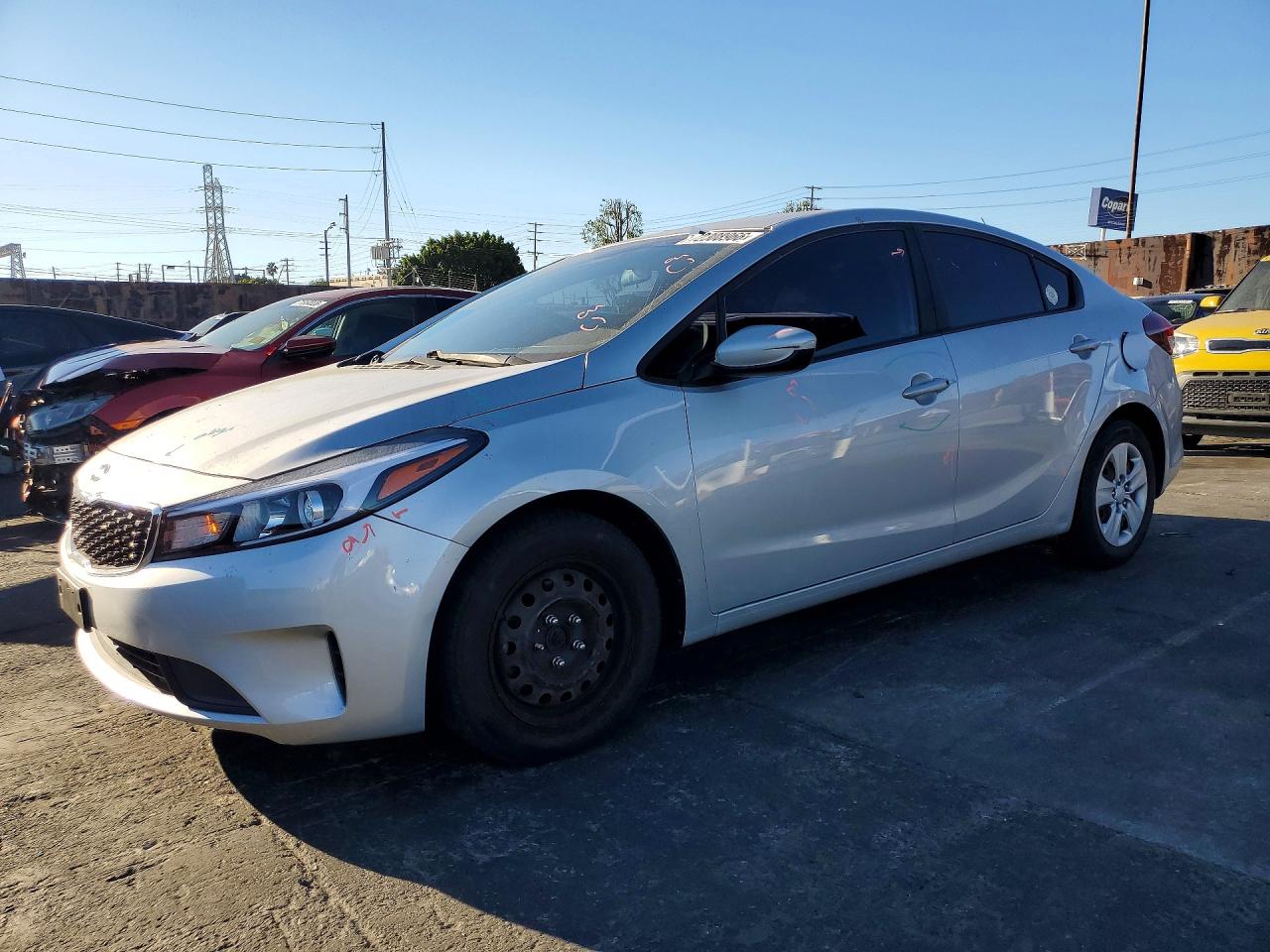 2018 KIA FORTE LX | 3KPFK4A78JE214170 | UPCARS