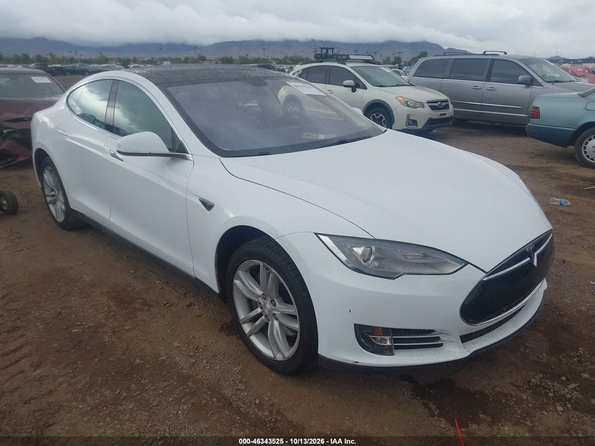 2013 TESLA MODEL S | 5YJSA1CN4DFP20556 | UPCARS
