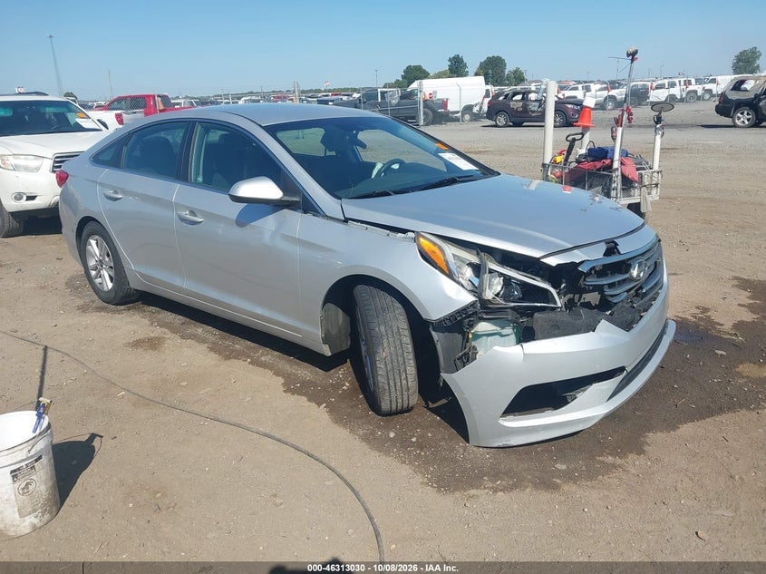 2015 HYUNDAI SONATA SE | 5NPE24AF7FH226736 | UPCARS