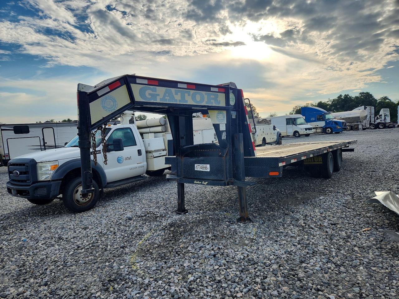 2023 GATOR MADE UNKNOWN 20+10 HYDRA TAIL EQUIPMENT TRAILER | 4Z1GF302XPS012281 | UPCARS