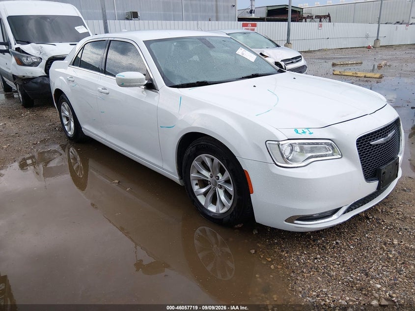 2015 CHRYSLER 300 LIMITED | 2C3CCAAG4FH893840 | UPCARS