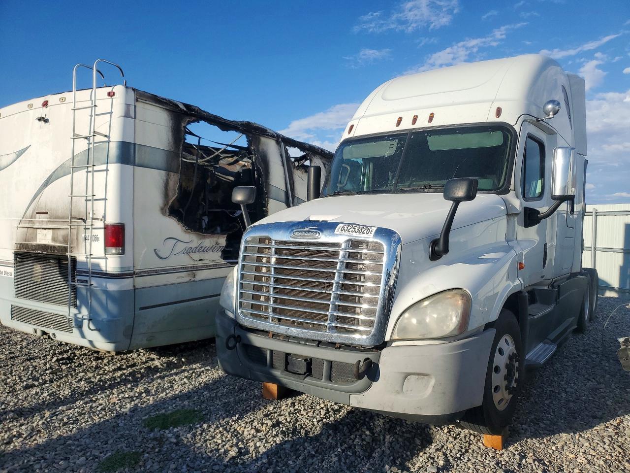 2016 FREIGHTLINER ALL OTHER SEMI TRUCK | 3AKJGLD5XGSHE3745 | UPCARS
