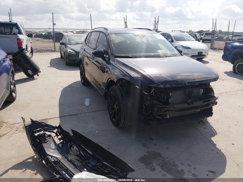 2024 VOLKSWAGEN TIGUAN 2.0T SE R-LINE BLACK | 3VV8B7AX1RM159025 | UPCARS