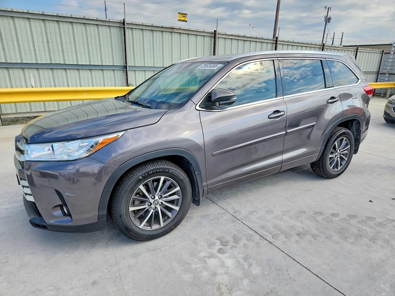 2018 TOYOTA HIGHLANDER XLE | 5TDJZRFH2JS528200 | UPCARS