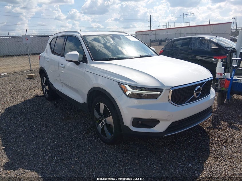 2021 VOLVO XC40 T5 MOMENTUM | YV4162UK9M2493968 | UPCARS