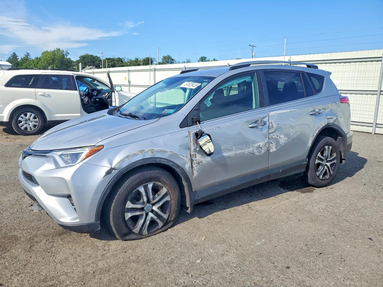 2017 TOYOTA RAV4 LE | 2T3BFREV7HW555020 | UPCARS