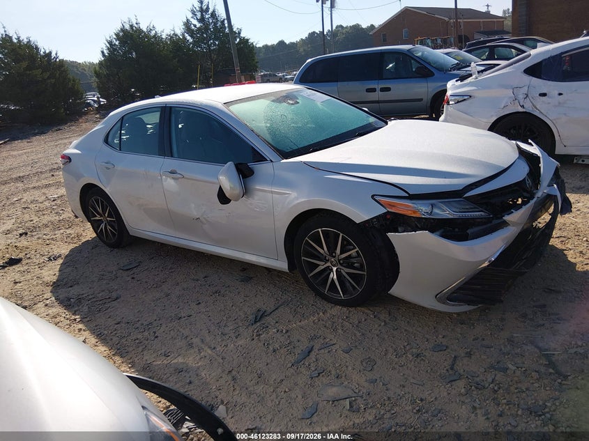 2022 TOYOTA CAMRY XLE | 4T1F11AKXNU015811 | UPCARS