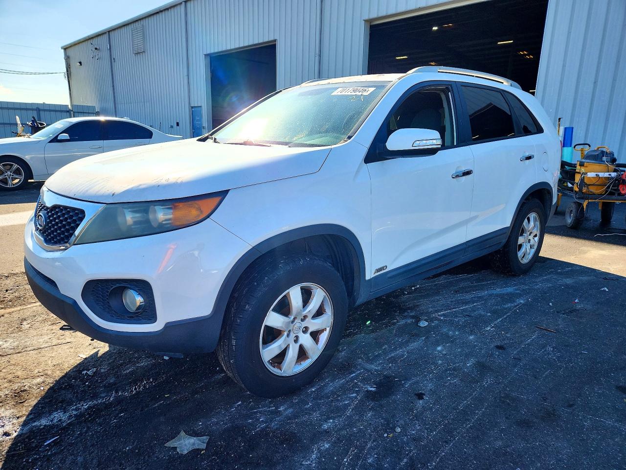 2011 KIA SORENTO LX | 5XYKTCA15BG121368 | UPCARS