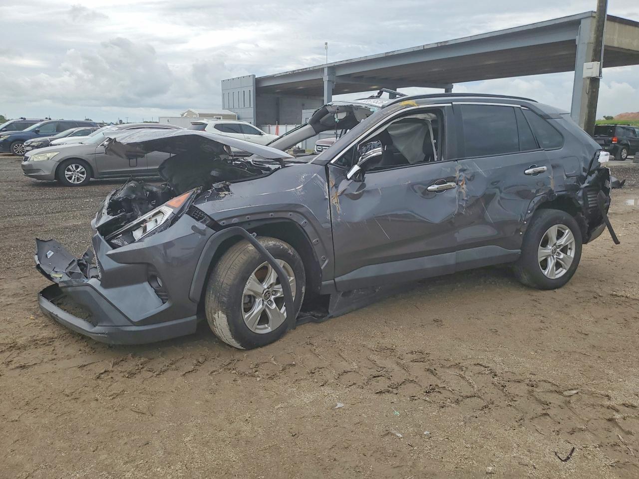 2021 TOYOTA RAV4 XLE | 2T3W1RFV3MC162433 | UPCARS