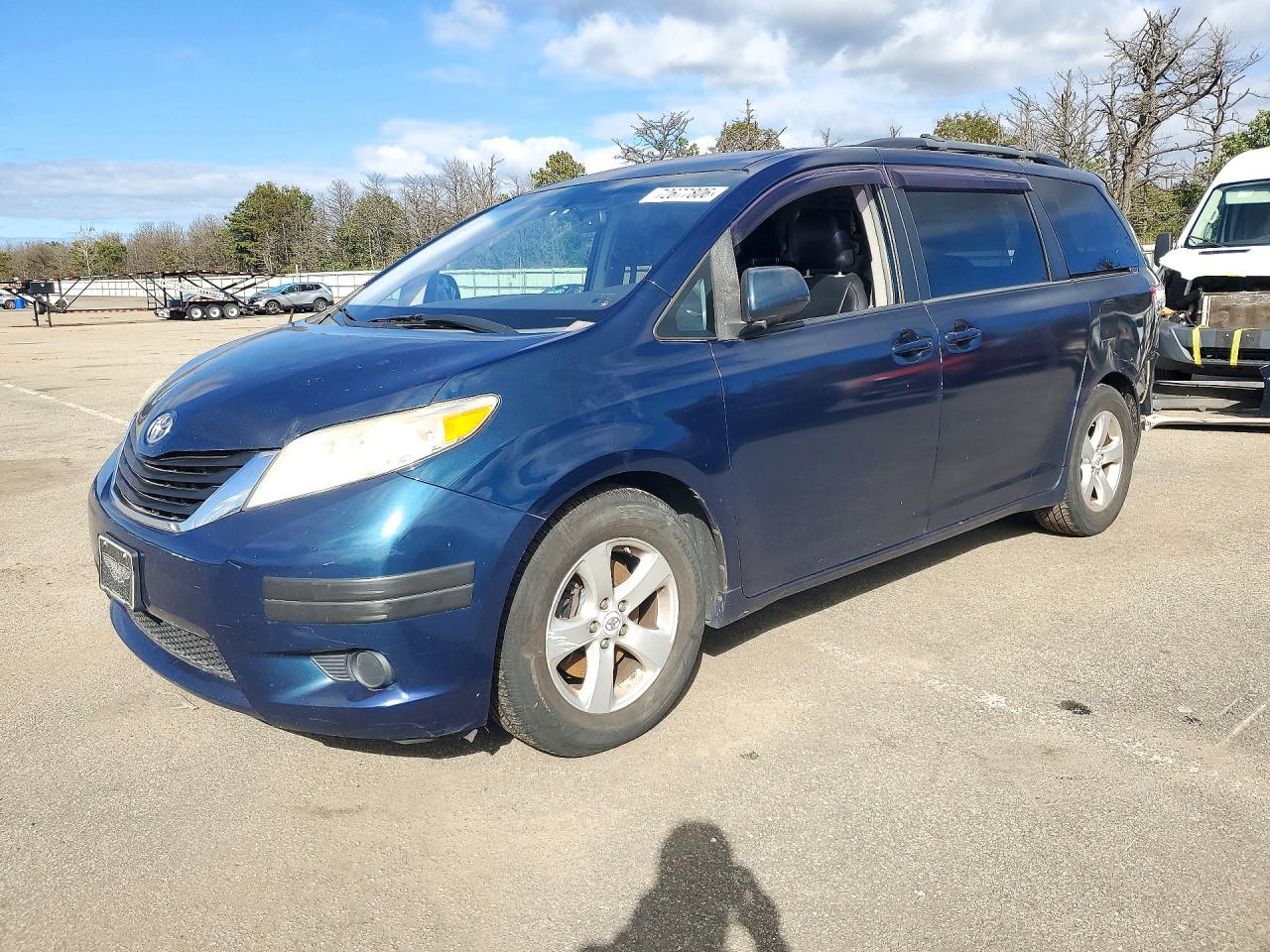 2011 TOYOTA SIENNA LE | 5TDKK3DC4BS023483 | UPCARS