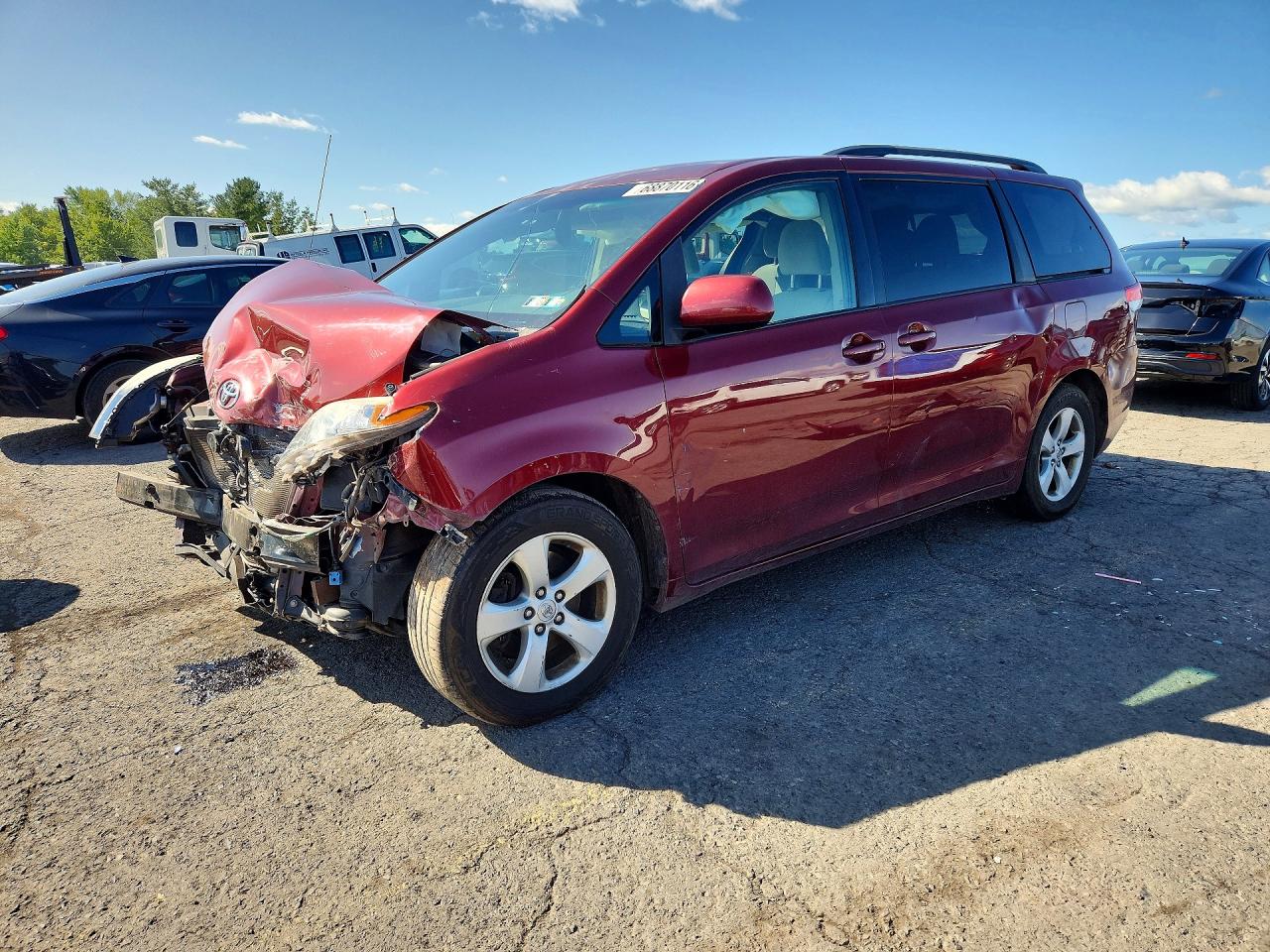 2014 TOYOTA SIENNA LE | 5TDKK3DC6ES526646 | UPCARS