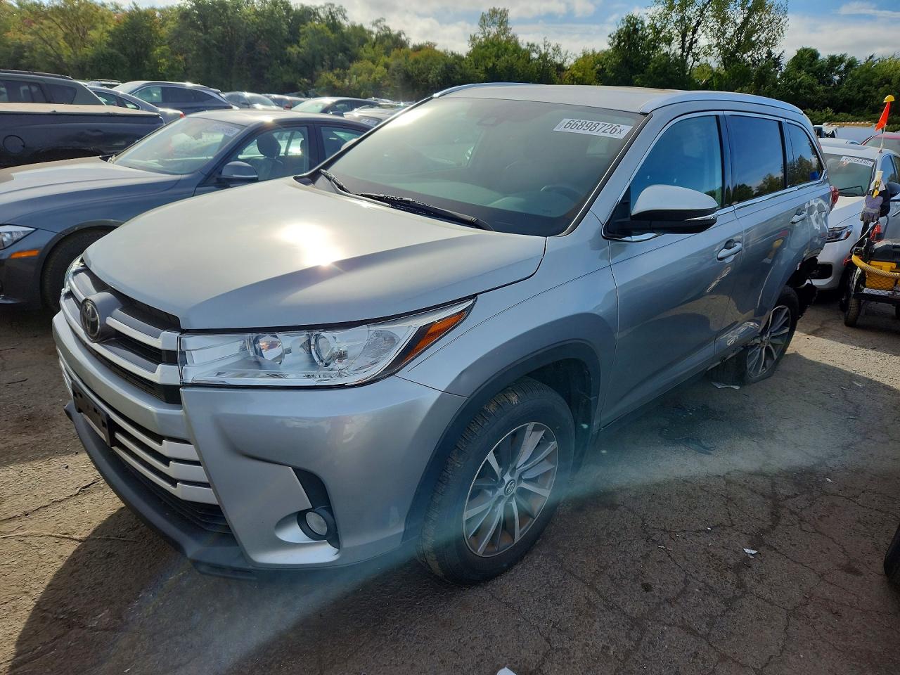 2019 TOYOTA HIGHLANDER XLE | 5TDJZRFH5KS580602 | UPCARS
