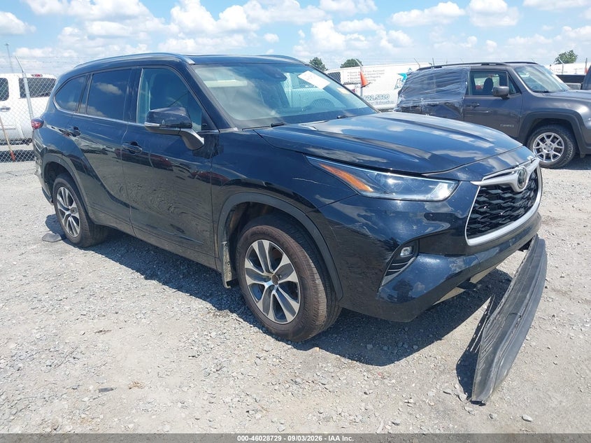 2021 TOYOTA HIGHLANDER XLE | 5TDGZRBH9MS157444 | UPCARS