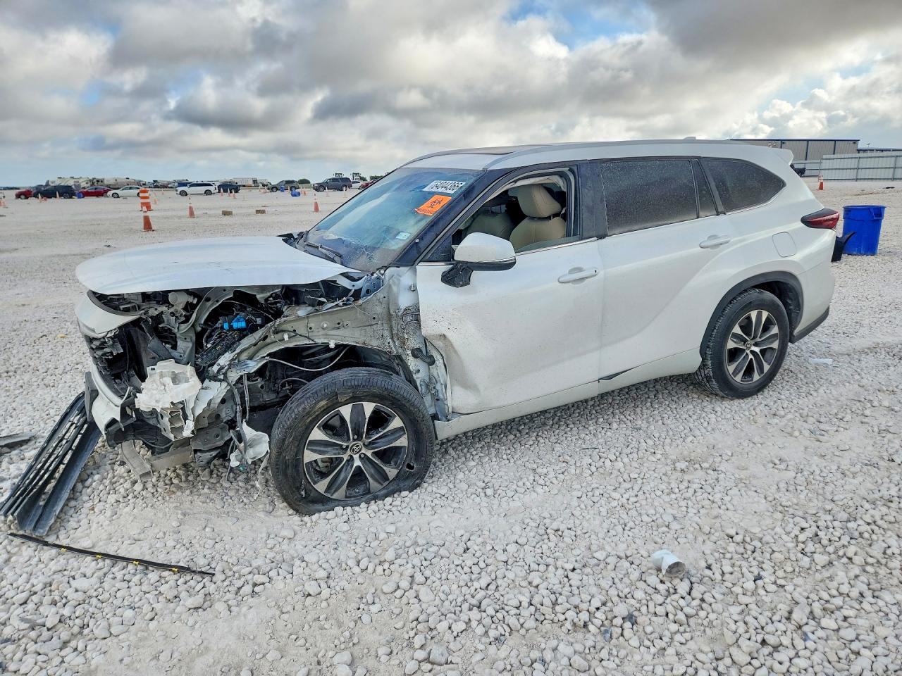 2024 TOYOTA HIGHLANDER XLE | 5TDKDRAH8RS053738 | UPCARS
