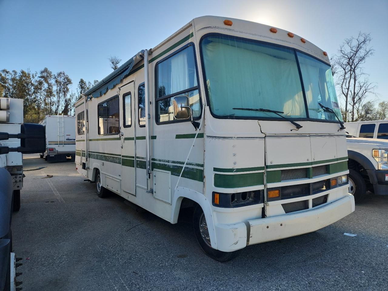 1990 FLEE ECONOLINE RV | 1FCKE33G8LHA49411 | UPCARS