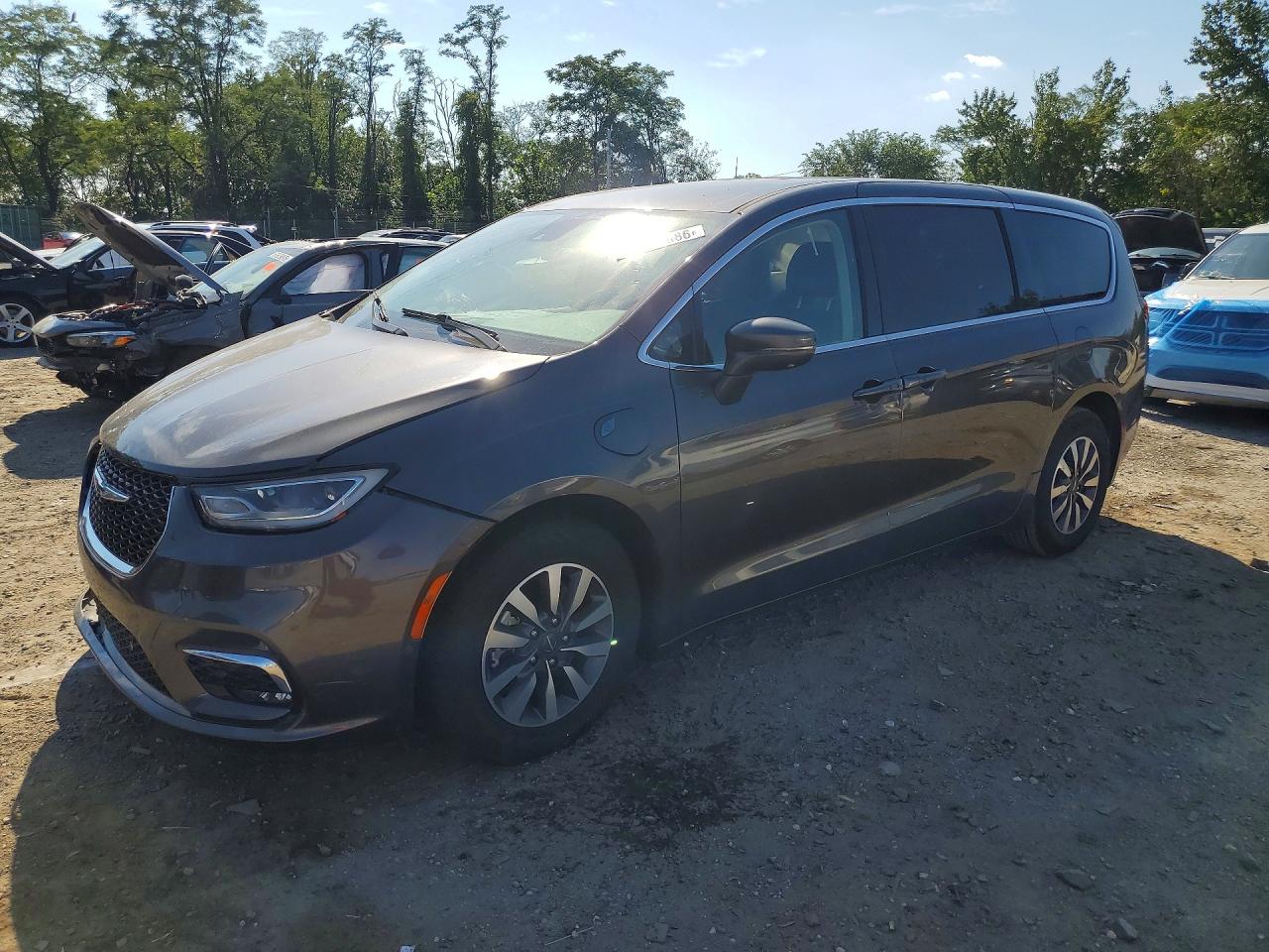 2022 CHRYSLER PACIFICA HYBRID TOURING L | 2C4RC1L7XNR121211 | UPCARS