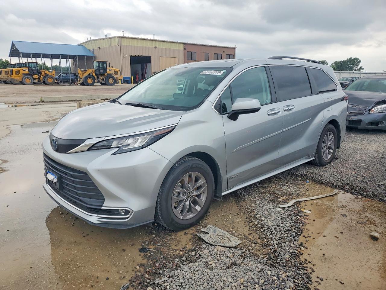 2021 TOYOTA SIENNA XLE | 5TDJSKFC5MS007847 | UPCARS