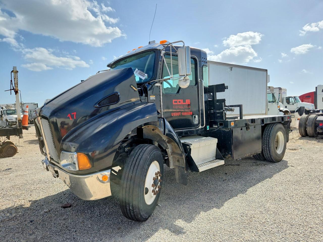 2007 KENWORTH T300 DUMP T300 FLATBED TRUCK | 2NKMHZ7X57M204029 | UPCARS