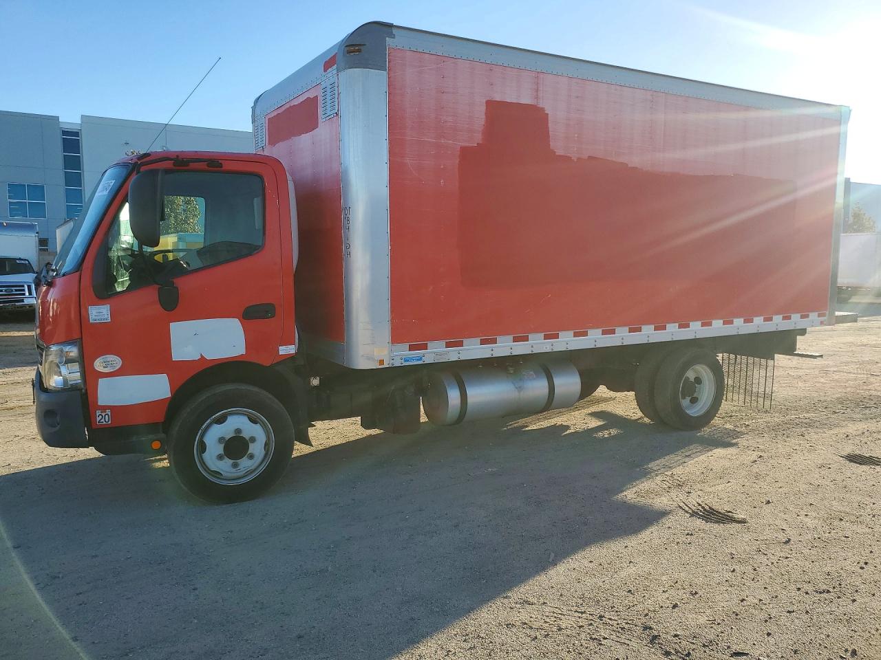 2018 HINO 195 BOX TRUCK | JHHSDM2H1JK006416 | UPCARS