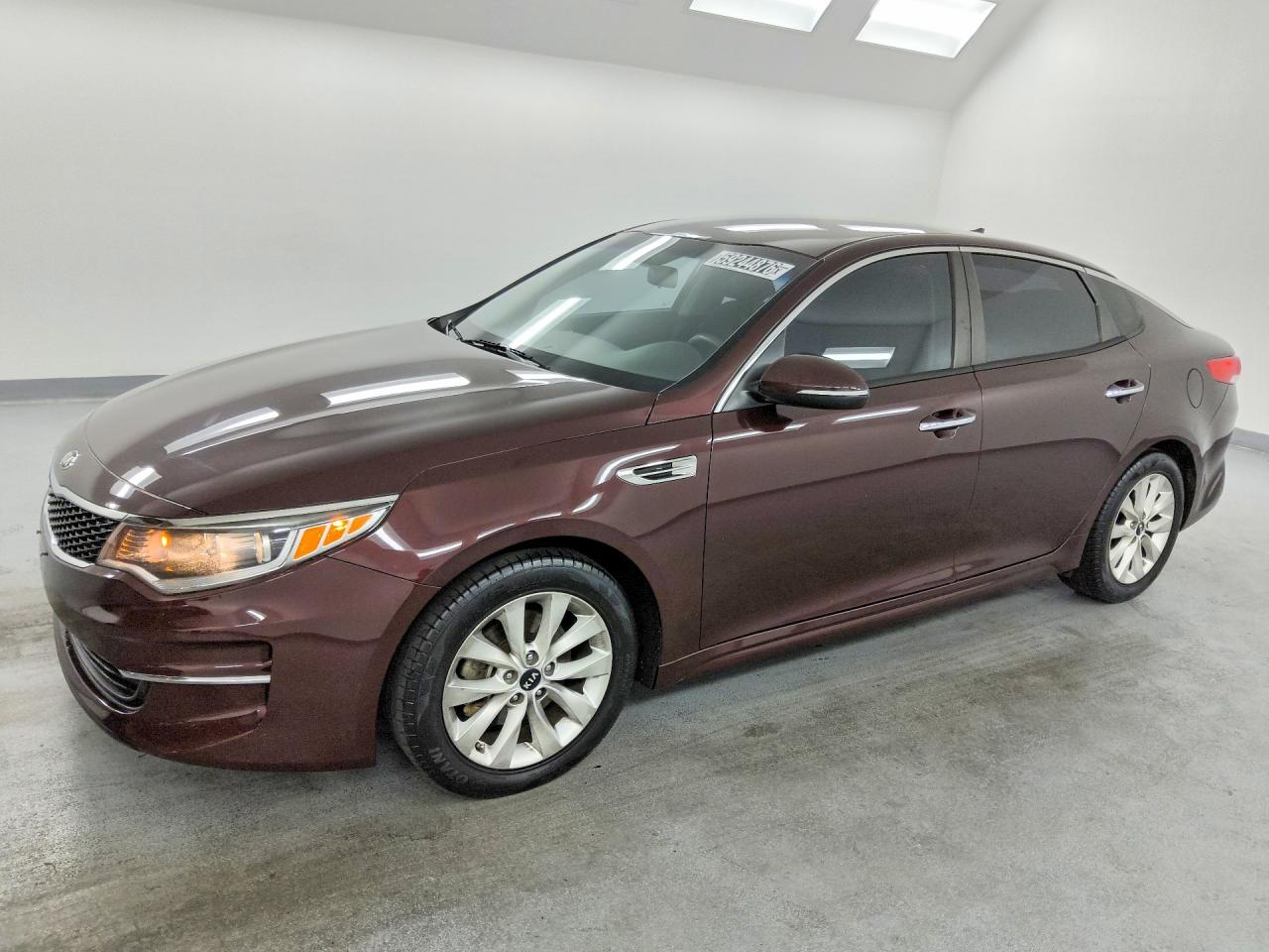 2018 KIA OPTIMA LX | 5XXGT4L31JG274603 | UPCARS