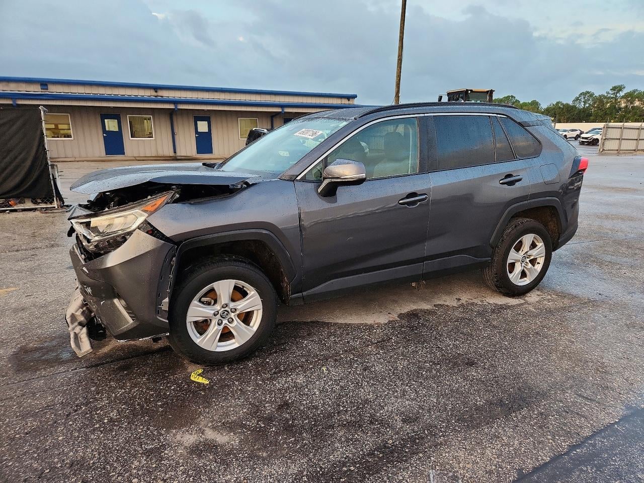 2021 TOYOTA RAV4 XLE | 2T3W1RFV3MC097602 | UPCARS