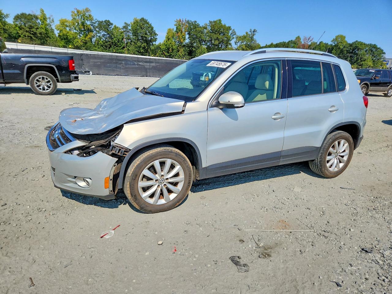 2011 VOLKSWAGEN TIGUAN S | WVGAV7AX8BW522364 | UPCARS