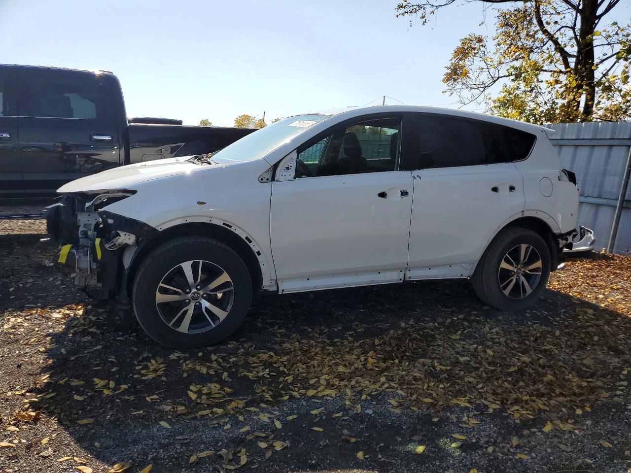 2018 TOYOTA RAV4 LE | 2T3ZFREV3JW472513 | UPCARS