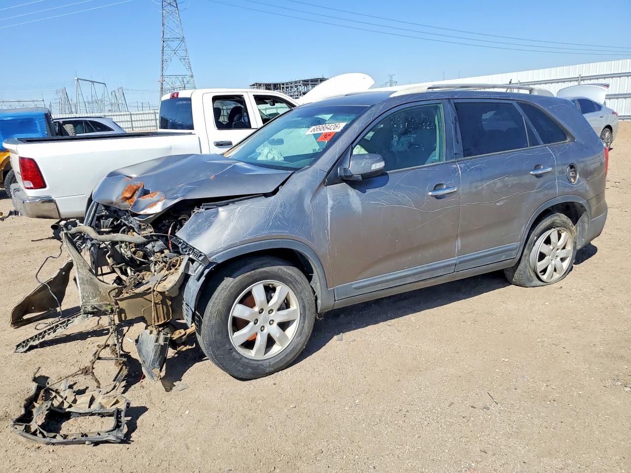 2011 KIA SORENTO LX | 5XYKT4A25BG116833 | UPCARS