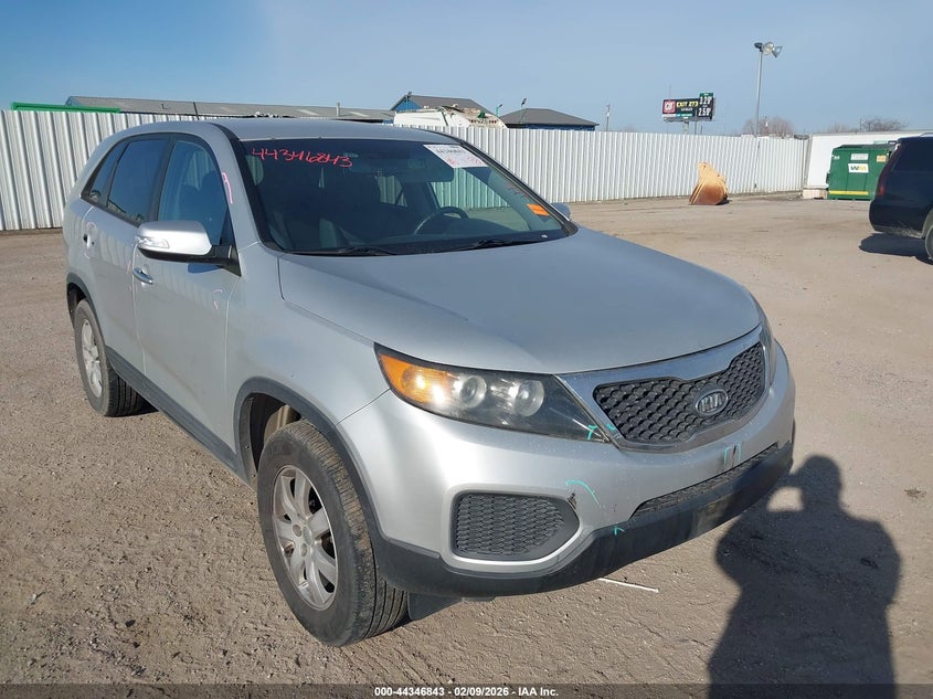 2013 KIA SORENTO LX | 5XYKT4A17DG351163 | UPCARS