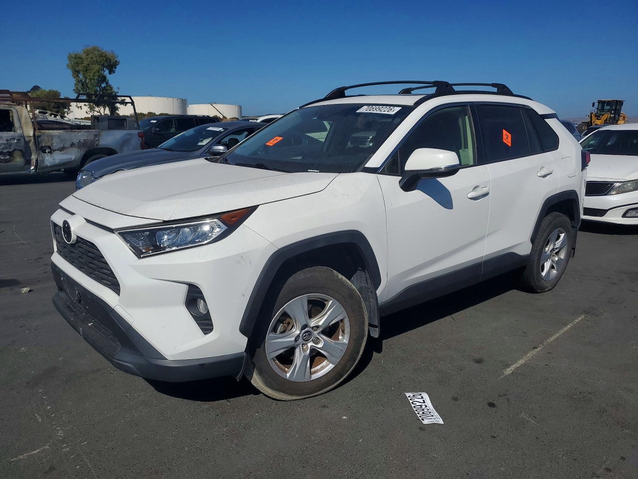 2019 TOYOTA RAV4 XLE | JTMW1RFV1KD014175 | UPCARS