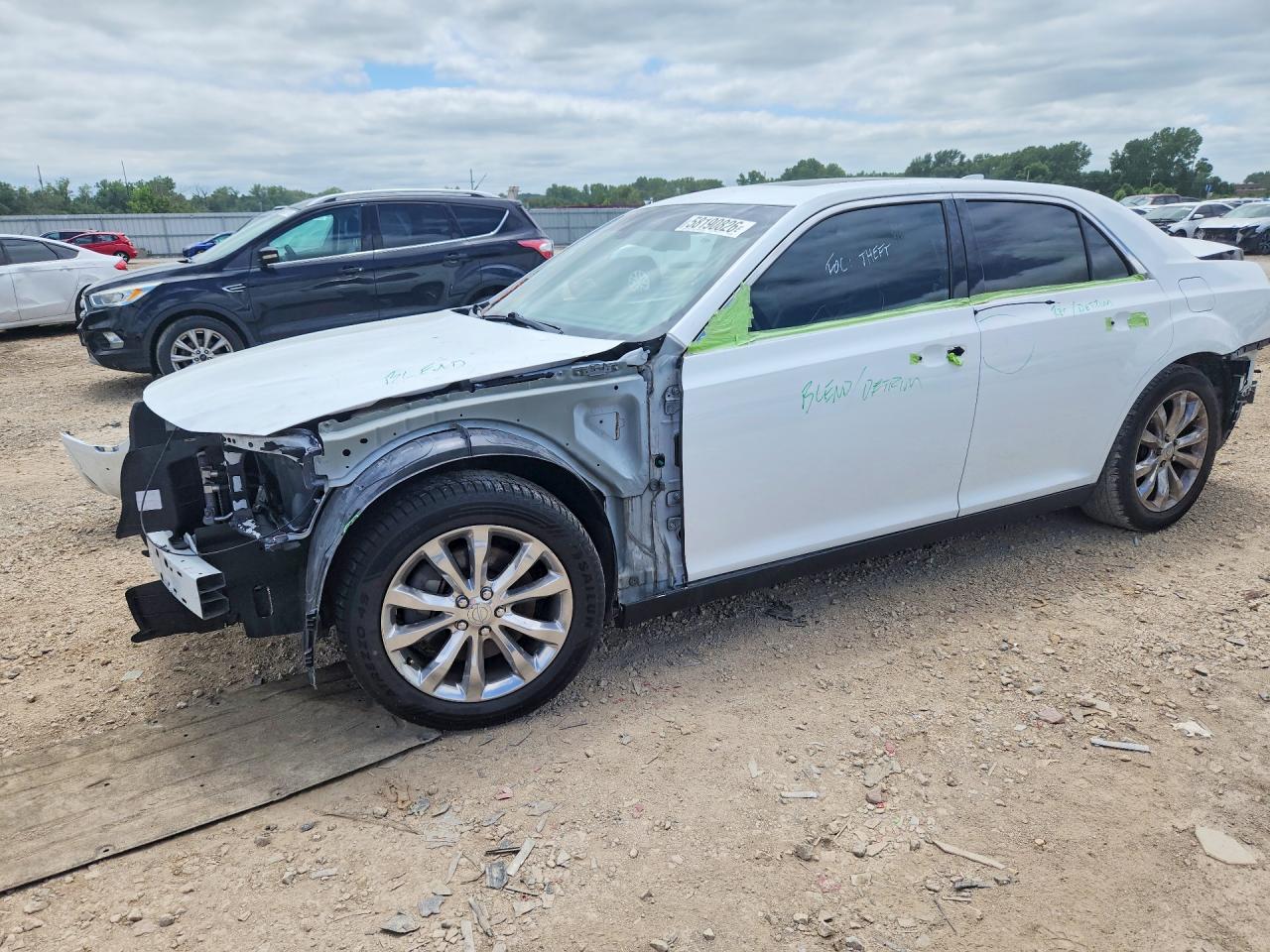 2016 CHRYSLER 300 LIMITED | 2C3CCARG5GH329359 | UPCARS