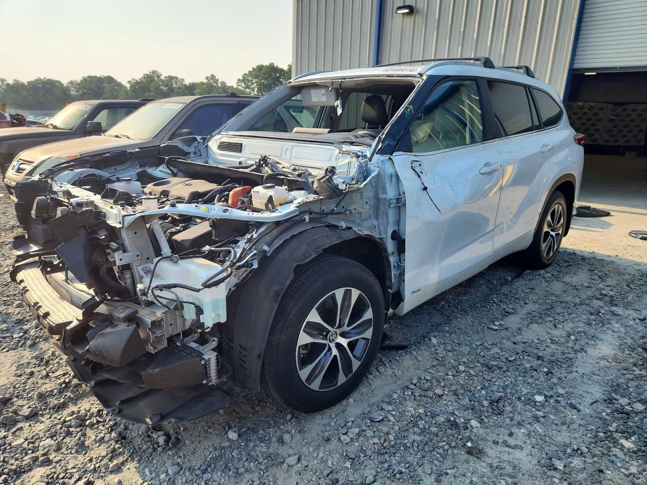 2023 TOYOTA HIGHLANDER XLE | 5TDKBRCH4PS585729 | UPCARS