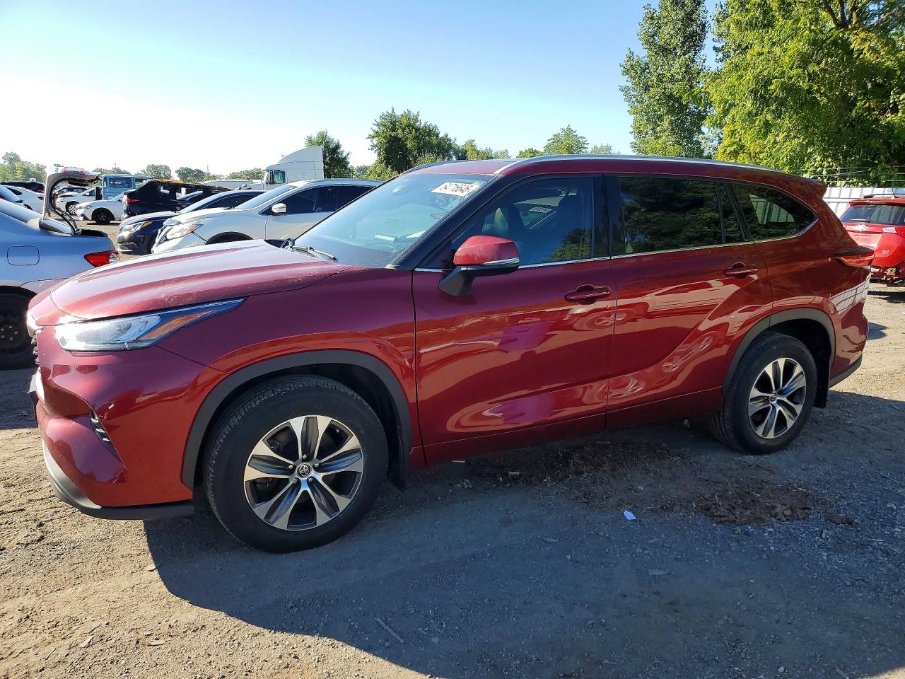 2022 TOYOTA HIGHLANDER XLE | 5TDGZRBH9NS581546 | UPCARS