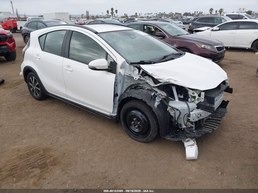 2018 TOYOTA PRIUS C TWO | JTDKDTB35J1599608 | UPCARS