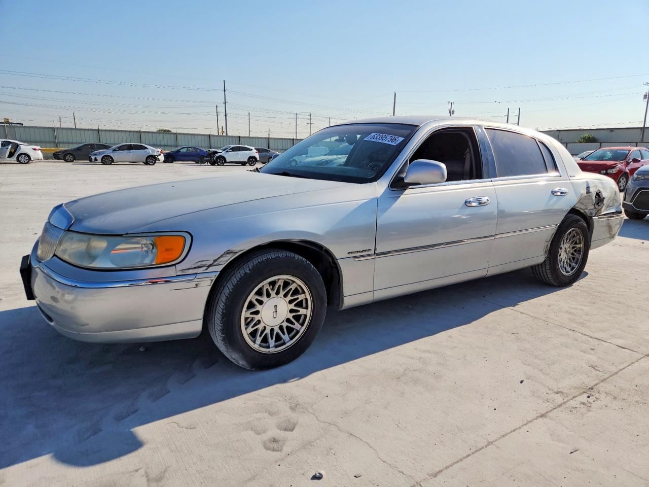 1998 LINCOLN TOWNCAR SIGNATURE LIMITED | 1LNFM82W9WY722961 | UPCARS