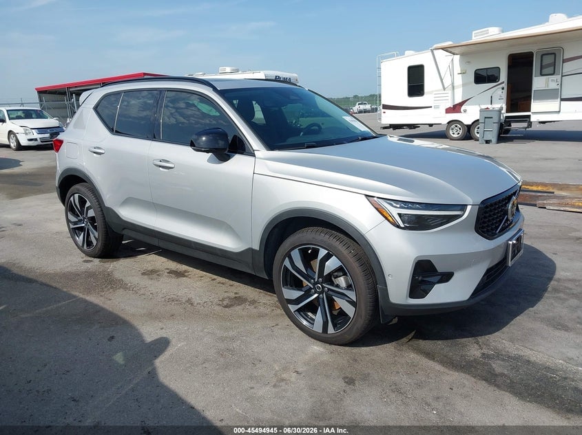 2023 VOLVO XC40 B5 ULTIMATE DARK THEME | YV4L12UX1P2022761 | UPCARS